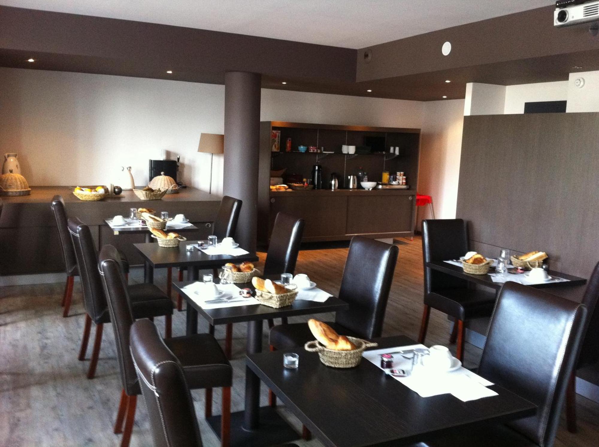 Hotel Bar Le Globe Saint-Die-des-Vosges Экстерьер фото